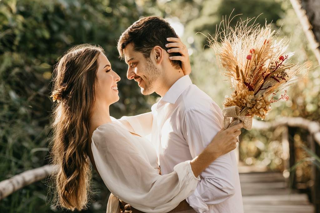 What Advantages Does The Internet Have For Falling in Love?